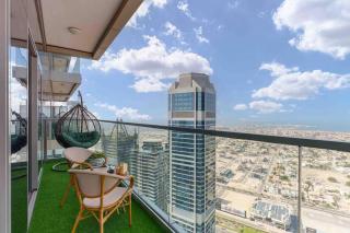 5 Stars Living Infinity Pool Burj Khalifa view - Dubai - 2