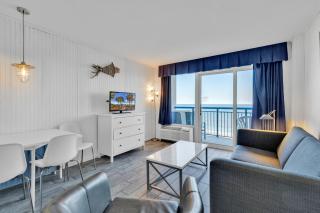Hosteeva Boardwalk Ocean-front Condo - Myrtle Beach - 4