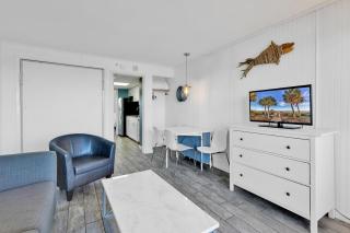 Hosteeva Boardwalk Ocean-front Condo - Myrtle Beach - 1