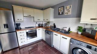New - Modern Home from Home, 3 bedrooms, 2.5 bath - Plymouth - 8