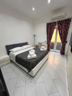 Napoli inn station - 1