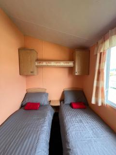 Spacious 2 bedroomed mobile home - 9