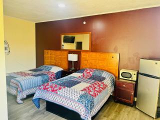 Best In Town Motel - Statesville - 1