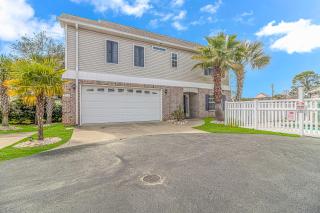 Spacious 4 Bedroom House-2 Blocks From the Ocean-2185 Sanibel Court! - Myrtle Beach - 8