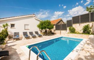 2 Bedroom Stunning Home In Desne - Desne - 0