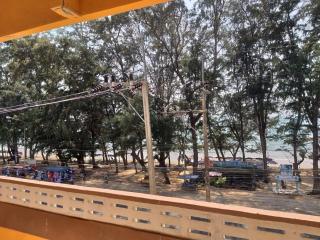 Beachfront Family room, Relax & Sunbathe 5 guests - 4