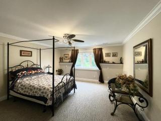 Khan’s Resort - Cobourg - 9