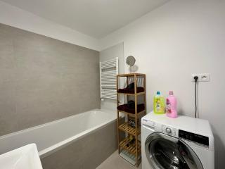 Vyhlad na mesto, 24. poschodie, free parking - 2