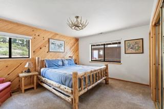 Cozy 3BDR - 1 Minute to the Beach! - Tahoe Vista - 8