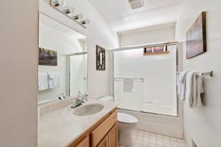 Cozy 3BDR - 1 Minute to the Beach! - Tahoe Vista - 1