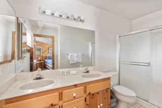 Cozy 3BDR - 1 Minute to the Beach! - 2