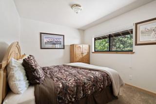 Cozy 3BDR - 1 Minute to the Beach! - 1