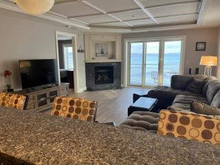 First Class Suite on East Grand Traverse Bay - 7