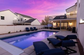 Desert Pearl at Elim Valley Resort 4299 Private Pool, Hot Tub, Spacious Living room, and More - Hurricane - 4