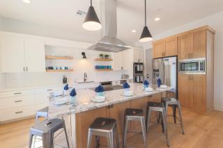 Elim Valley Resort 4288 Brand New Home!! Private Pool, Hot Tub, & Game room - Hurricane - 2