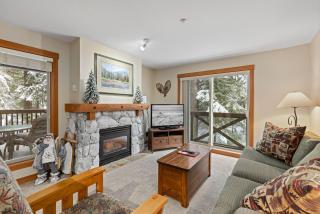 Lost Lake Lodge by Whistler Premier - Whistler - 3