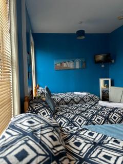 Winter Gardens Flat 3 - Family Apartment - 6