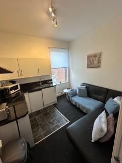 Winter Gardens Flat 3 - Family Apartment - 9