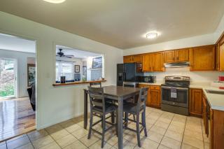 Pet-Friendly Roanoke Home w/ Fire Pit + Grill! - 3