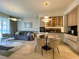 Aglaya 3 - Luxury 2BR Apartment - 0