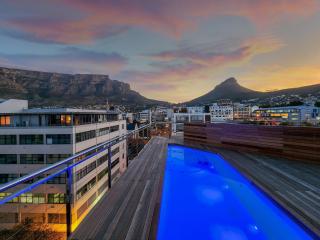 Penthouse - Mountain Views - Pool - Braai - 9