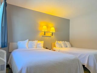 Super 7 Motel - Coralville - 1