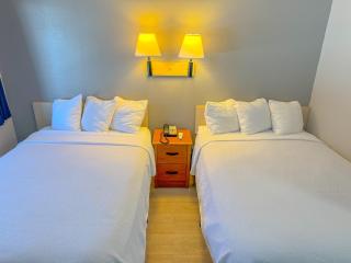 Super 7 Motel - Coralville - 2