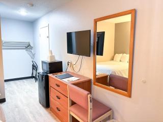 Super 7 Motel - Coralville - 3