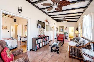 Historic 3BD 2BA Tucson Bungalow, Steps to UofA, Low Summer Rates! - Tucson - 9