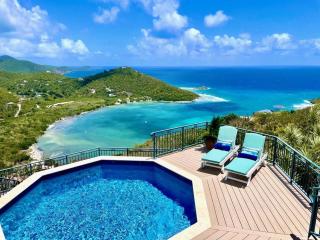 Windsong Villa - Sleeps 8 Stunning Views - 9