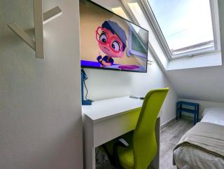 Tiny Downtown Apartment w Detached Private Bath - Zagreb - 1