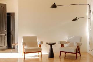 Boulder Surrounded Escape- ANOTHERdeserthouse - 1