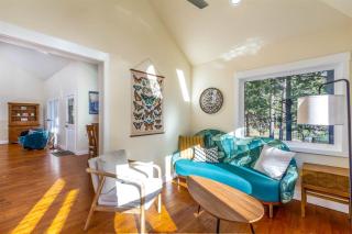 Besson Getaway- 5 min to Village Riverfront - 0