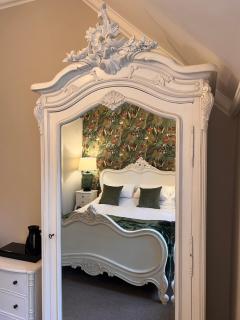 Roomours Hotel with Private Car Park - Llandudno - 0