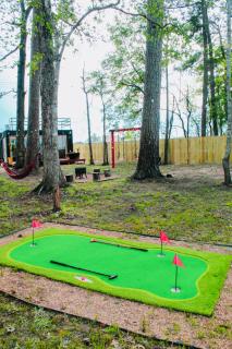 Unique Getaway for Couples - Cleveland - 3