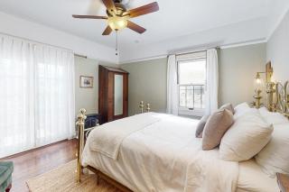 Old Yacht Club Inn - 2