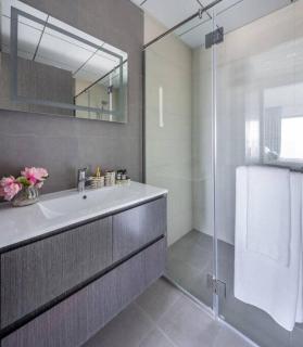 Stylish 1BD in Al Barsha w/ Great View and Jacuzzi - Dubai - 1