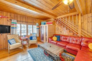 Family-Friendly Lake Waubesa Home Boat and Swim! - 5