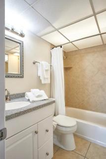 Stroll to Siesta Beach from Serene Condo + (bikes) - Siesta Key - 1