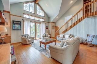 Less Than 1 Mi to Marina Ford Mountain Retreat with Deck - 4