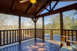 Cuddle Up, 1089 of FREE Attraction tickets for each paid day, Dollywood and More! - Sevierville - 1