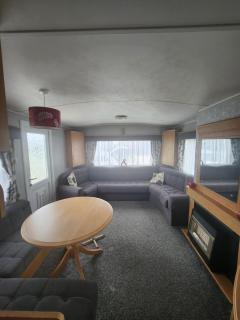 Kingfisher OAK 1098 Dees Caravan Lettings - Ingoldmells - 5