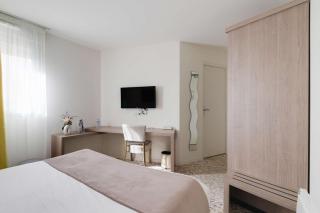 Brit Hotel Alghotel - 0