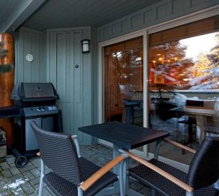 Mountain Modern Ski-in Walkout Condo with Private Hot Tub - 2