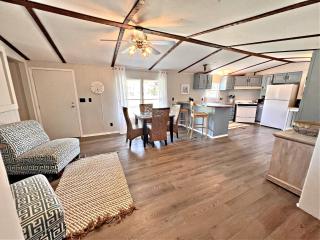 Oakridge Cottage - Orange Beach - 1