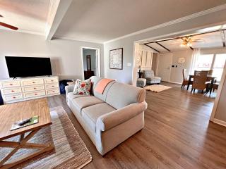 Oakridge Cottage - Orange Beach - 3