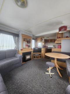 Kingfisher OAK 1098 Dees Caravan Lettings - Ingoldmells - 6