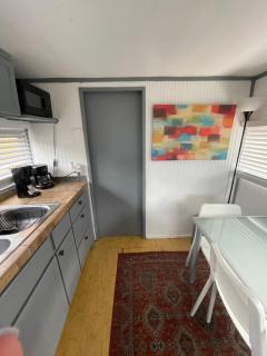 Updated houseboat on the river! - 2