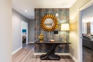 Showroom Splendour, Luxe London Elegance - 7