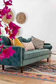 Stylish 2 BR condo - close to Riverwalk - 5